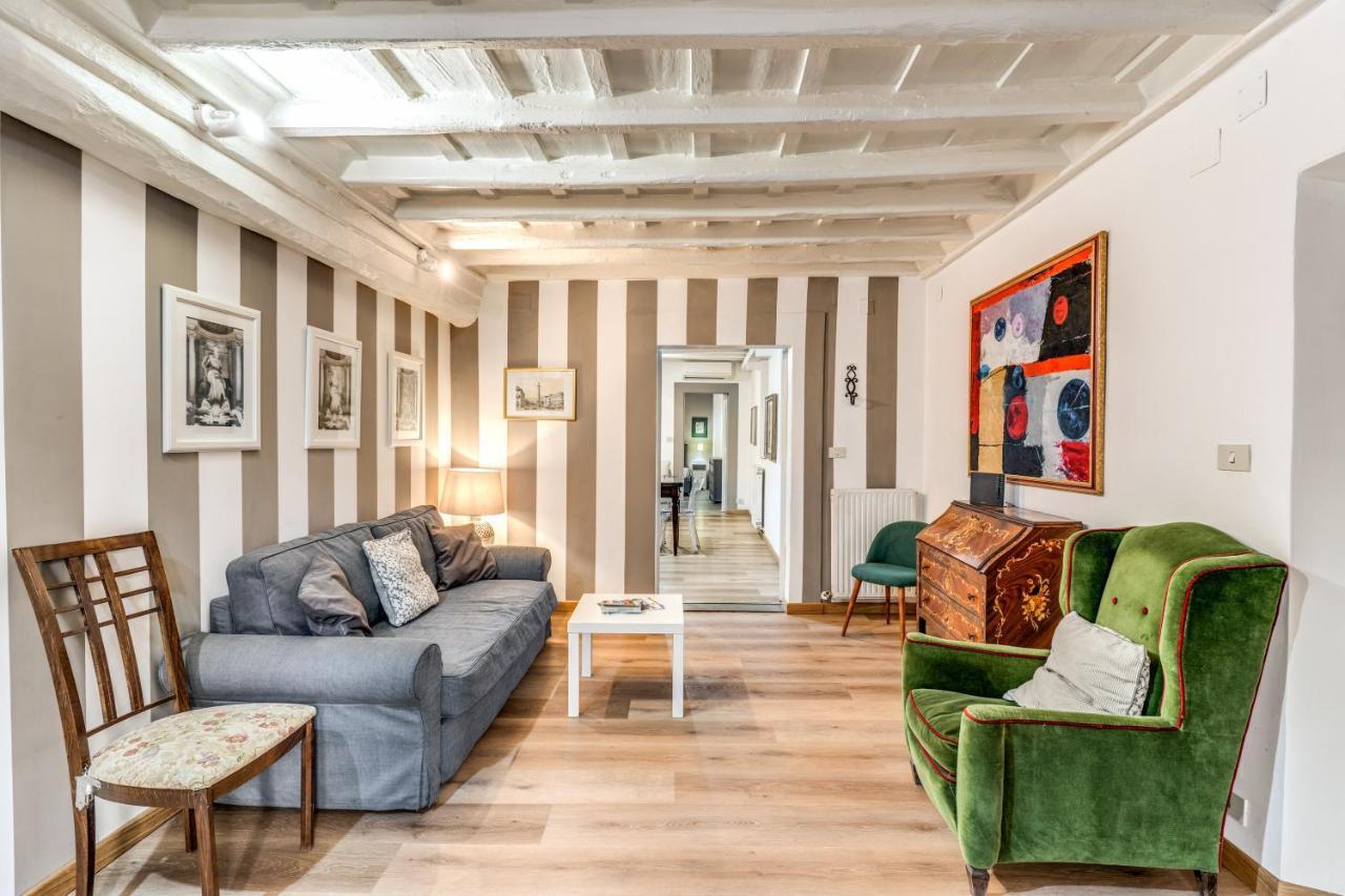 Lovely Spacious Apartment Near The Colosseum Rome Buitenkant foto