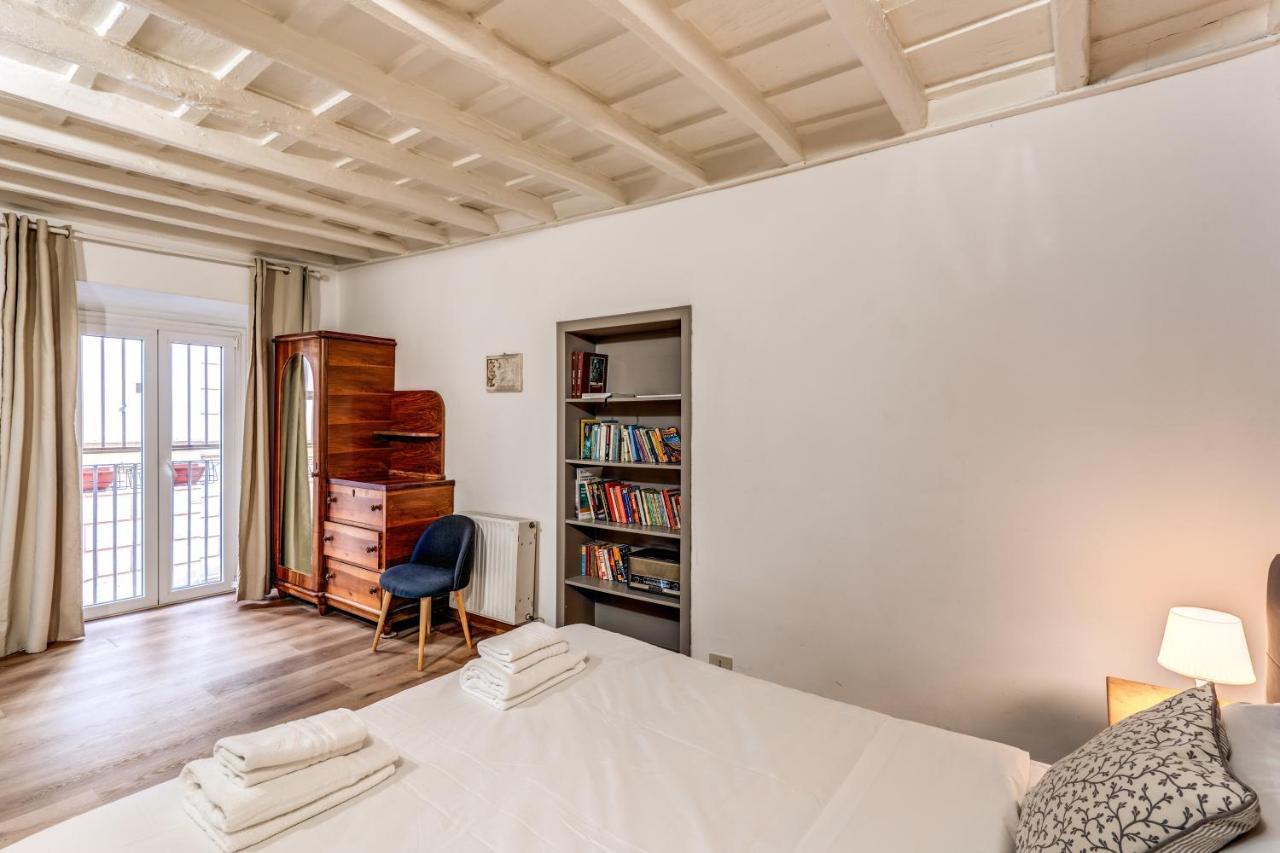 Lovely Spacious Apartment Near The Colosseum Rome Buitenkant foto