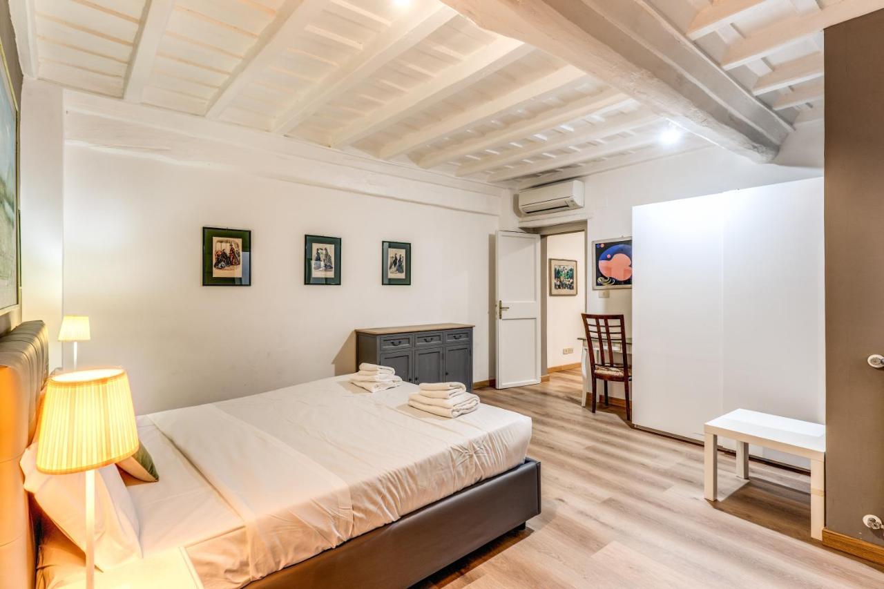 Lovely Spacious Apartment Near The Colosseum Rome Buitenkant foto