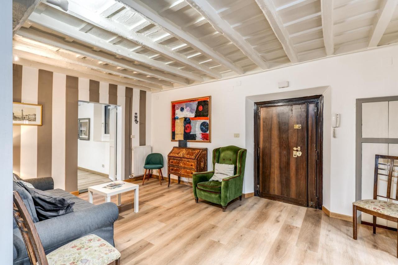 Lovely Spacious Apartment Near The Colosseum Rome Buitenkant foto