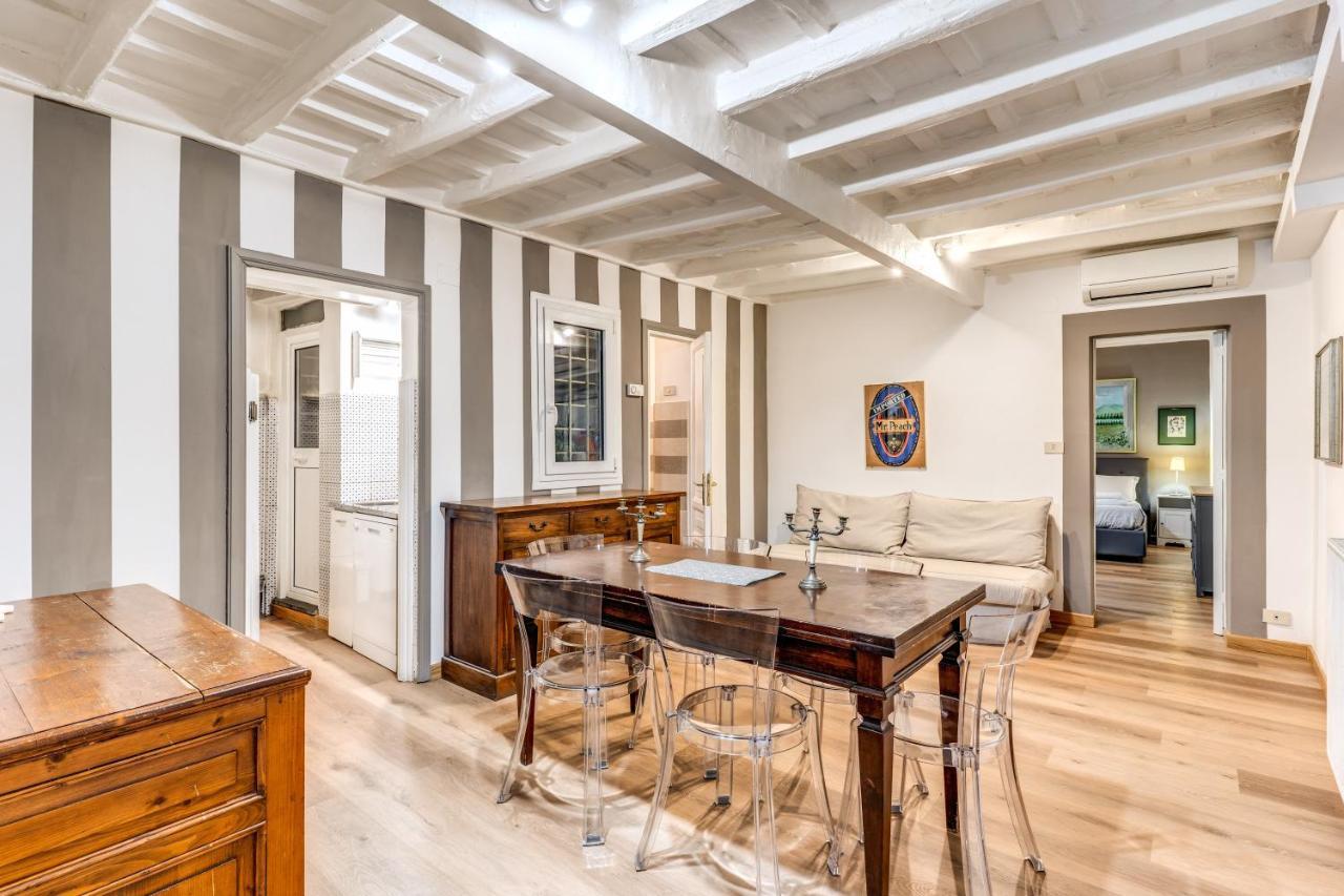 Lovely Spacious Apartment Near The Colosseum Rome Buitenkant foto