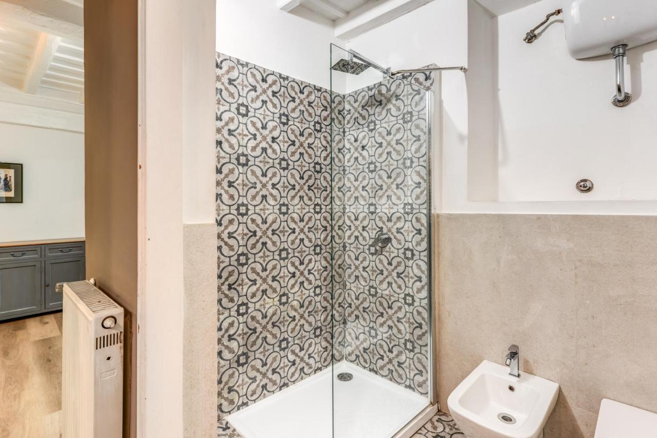 Lovely Spacious Apartment Near The Colosseum Rome Buitenkant foto
